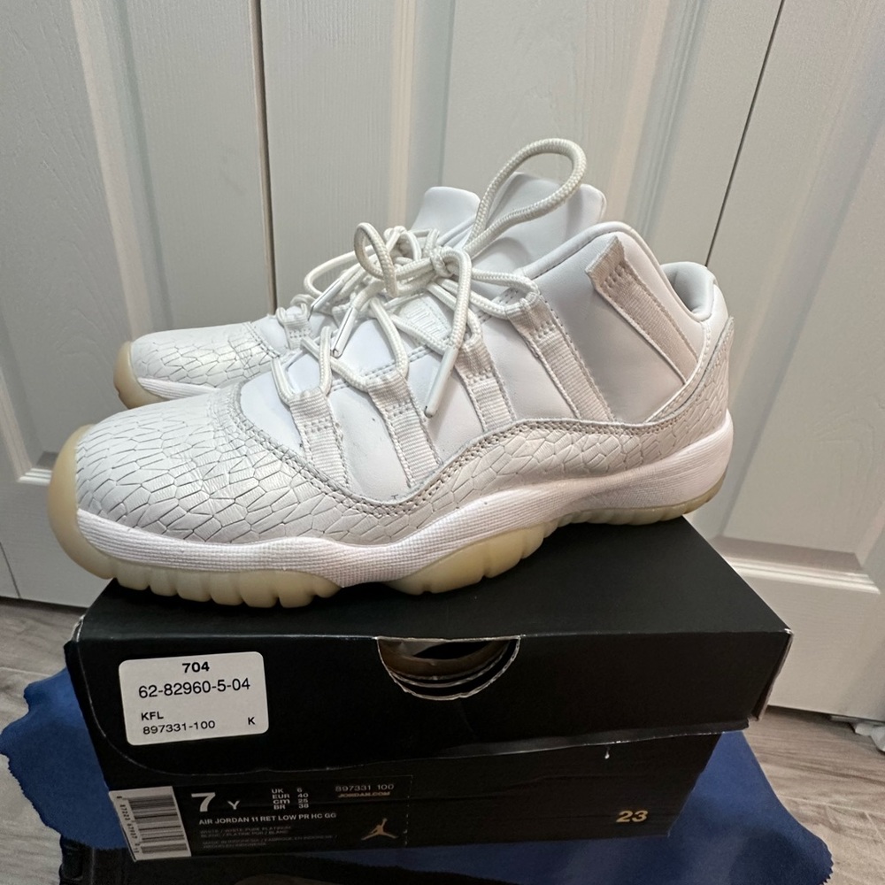 Air Jordan 11 RET LOW PR HC GG